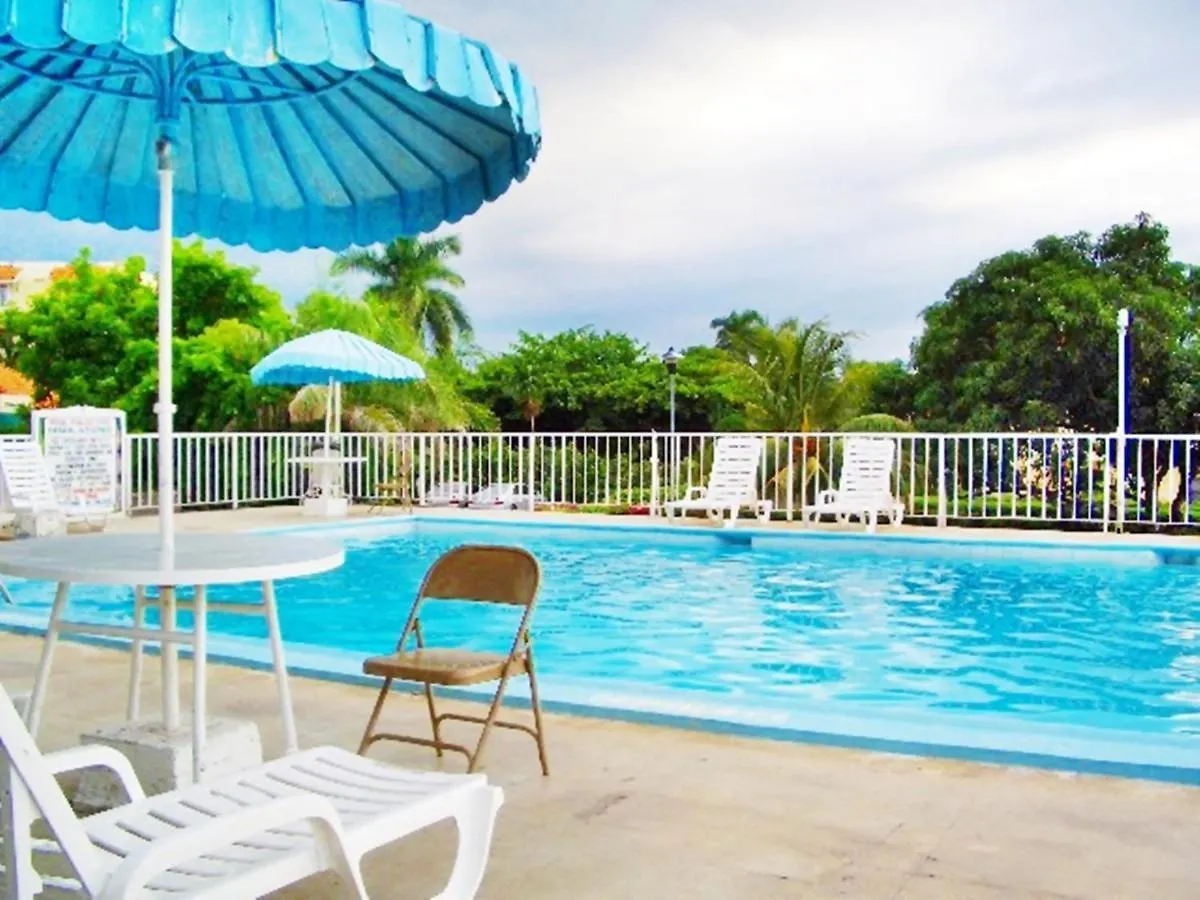 Beach Resort Apt-Africansymbol-In Front Of Doctor'S Cave Beach Montego Bay Appartement