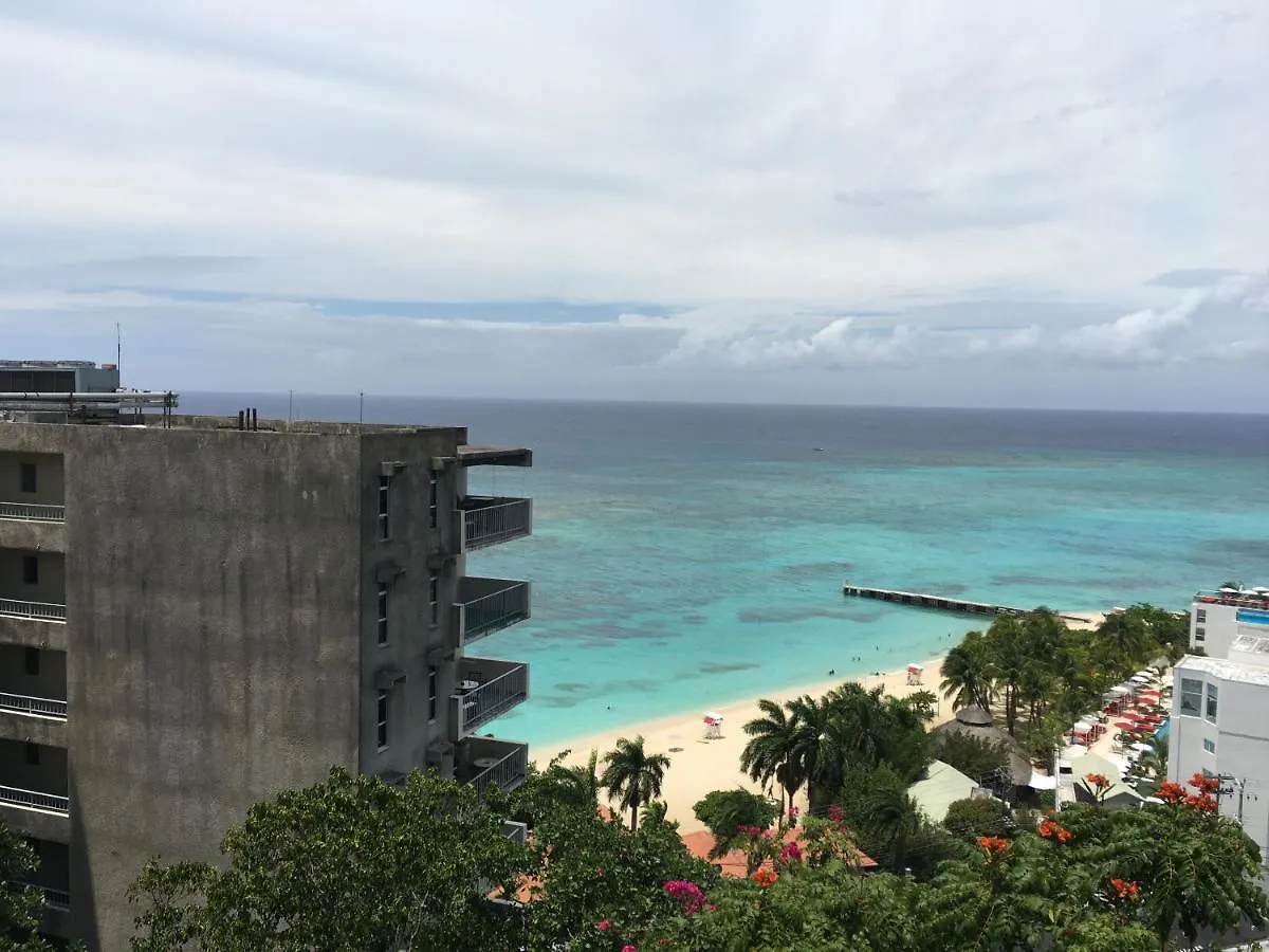 Appartement Beach Resort Apt-Africansymbol-In Front Of Doctor'S Cave Beach Montego Bay