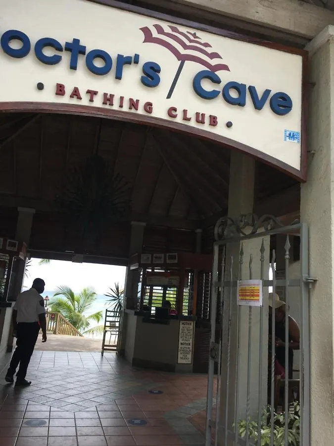Appartement Beach Resort Apt-Africansymbol-In Front Of Doctor'S Cave Beach Montego Bay